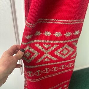 Abercrombie & Fitch Red and Cream Patterned scarf. W tags. Perfect
